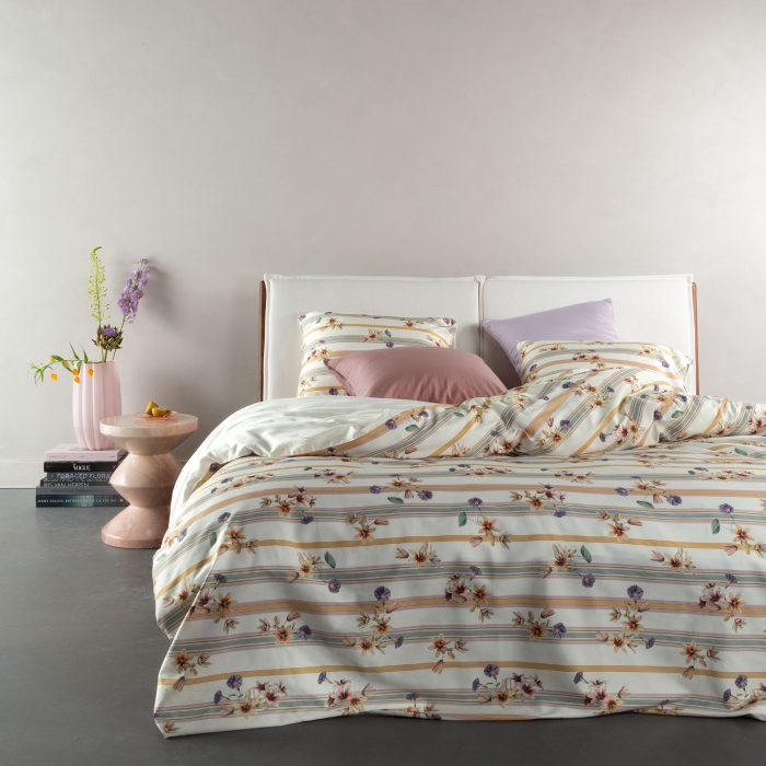 AMARE_VANILLA_MINTE_WOODROSE_MINTE_PURPLE_BREEZE_SFEER_01